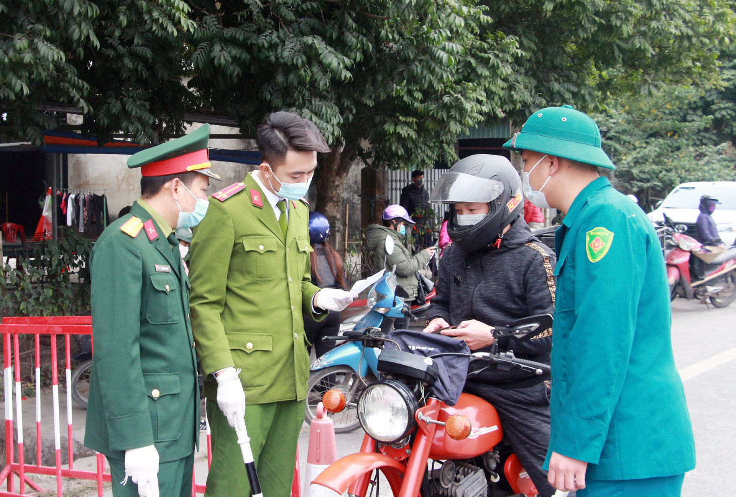 Ca dương t&iacute;nh SARS-CoV-2 ở Quảng Ninh c&oacute; lịch tr&igrave;nh sinh hoạt rất phức tạp - Ảnh 1.