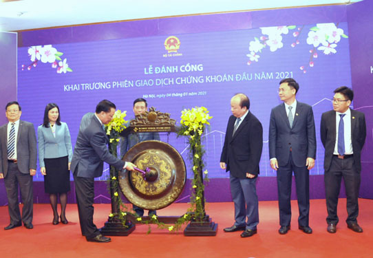 Chứng khoán khởi sắc ngày đầu năm