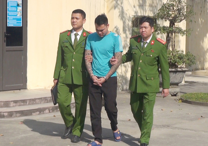 Thanh niên chuyên bán ma túy đá cho lái xe đường dài