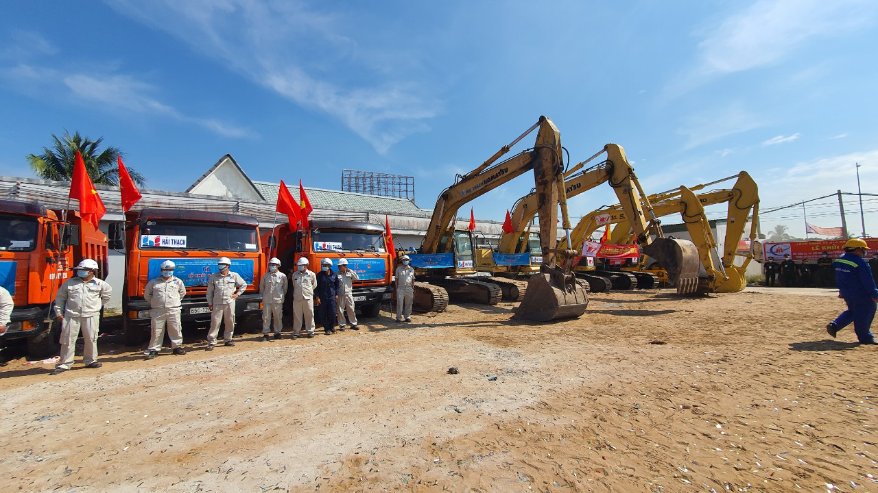Thủ tướng ph&aacute;t lệnh khởi c&ocirc;ng tuyến cao tốc Mỹ Thuận - Cần Thơ - Ảnh 4.