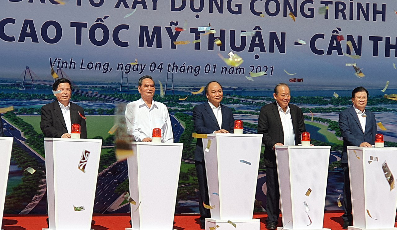 Thủ tướng ph&aacute;t lệnh khởi c&ocirc;ng tuyến cao tốc Mỹ Thuận - Cần Thơ - Ảnh 3.