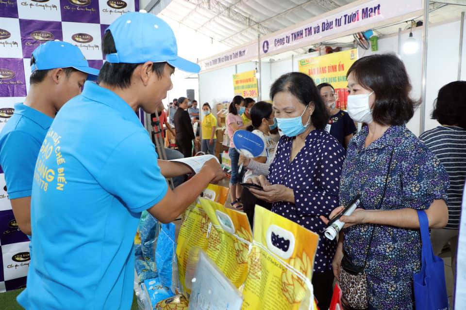 Gần 2 tỉ đồng chăm lo cho đo&agrave;n vi&ecirc;n - Ảnh 1.