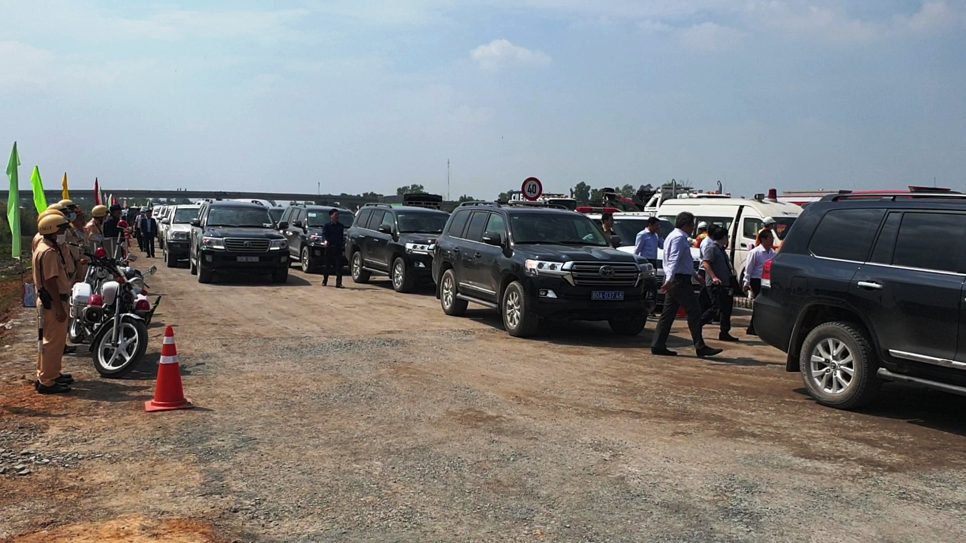 Thủ tướng cắt băng th&ocirc;ng tuyến cao tốc Trung Lương - Mỹ Thuận - Ảnh 6.