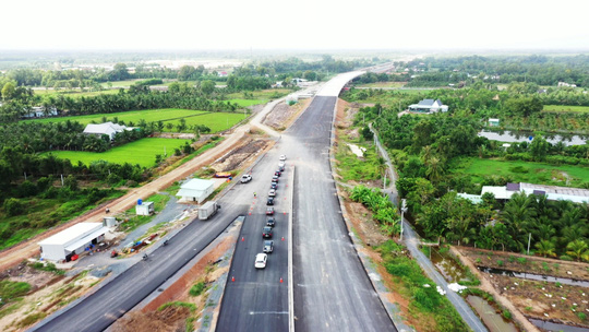 Thủ tướng cắt băng th&ocirc;ng tuyến cao tốc Trung Lương - Mỹ Thuận - Ảnh 4.