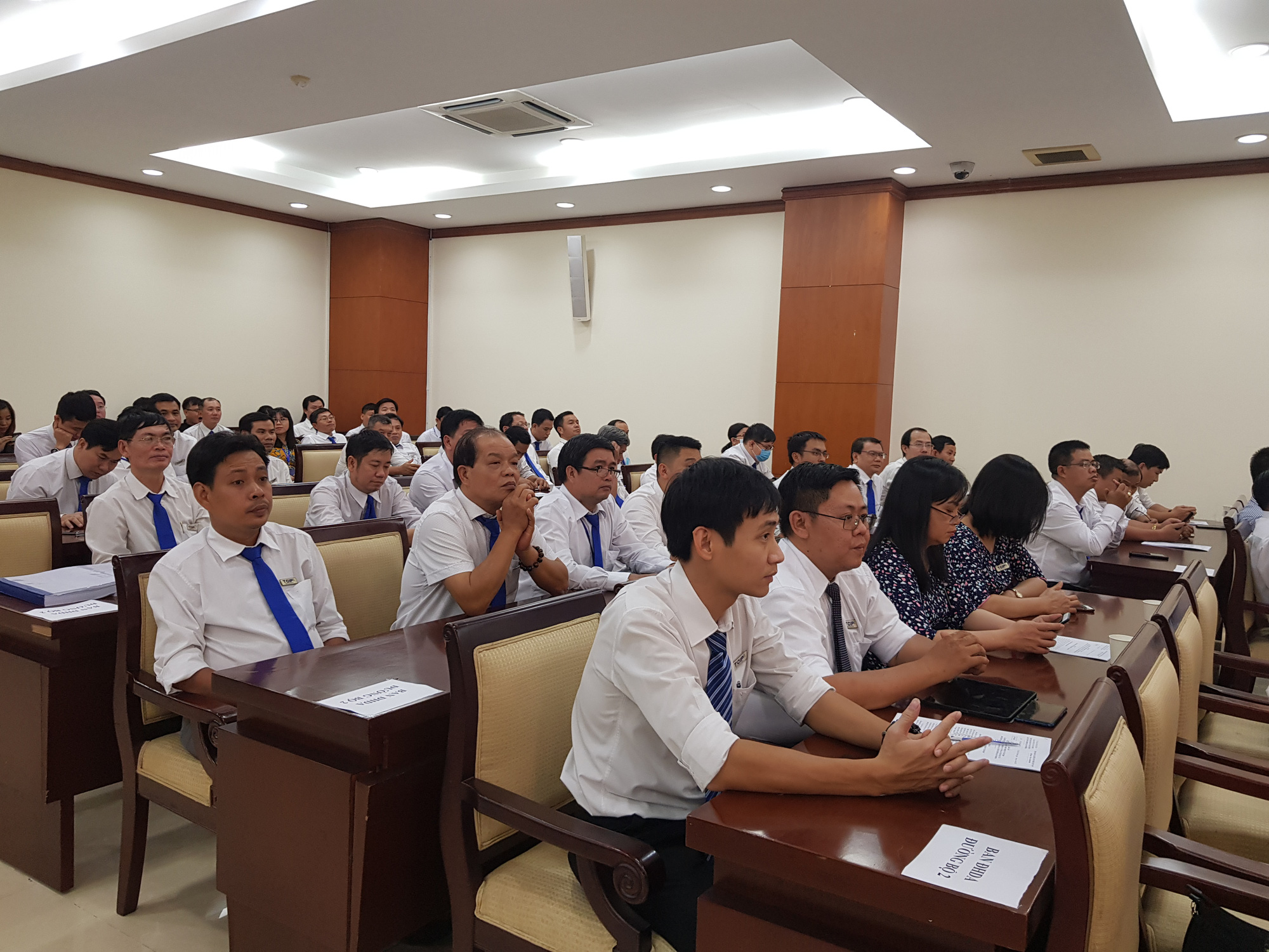 Bảo đảm thu nhập, phúc lợi cho người lao động