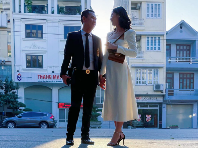 Cận cảnh tình mới của chồng cũ Lệ Quyên - Ảnh 1.