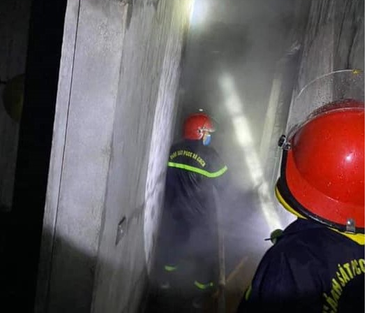Con trai đi cai nghiện ma túy về châm lửa đốt nhà lúc mẹ đi vắng