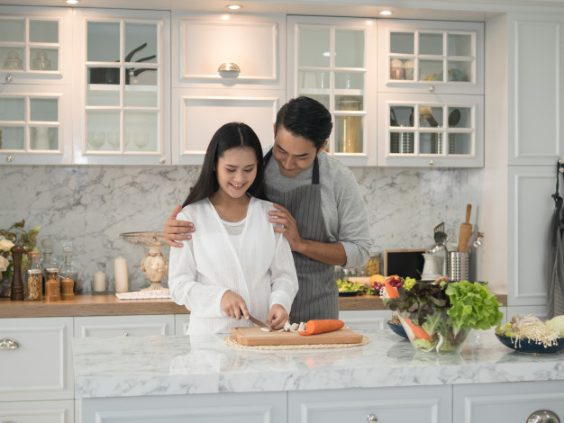 Anh ấy không còn thương vợ con?