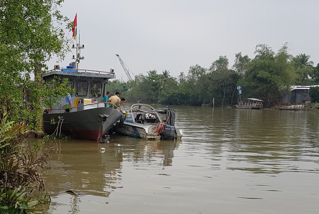 Lật ca nô tuần tra, 1 cán bộ CSGT đường thủy mất tích