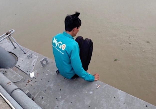 Thua chứng khoán, thanh niên định nhảy cầu Cần Thơ tự tử