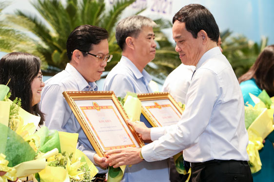 Phản bác mạnh mẽ quan điểm sai trái, thù địch