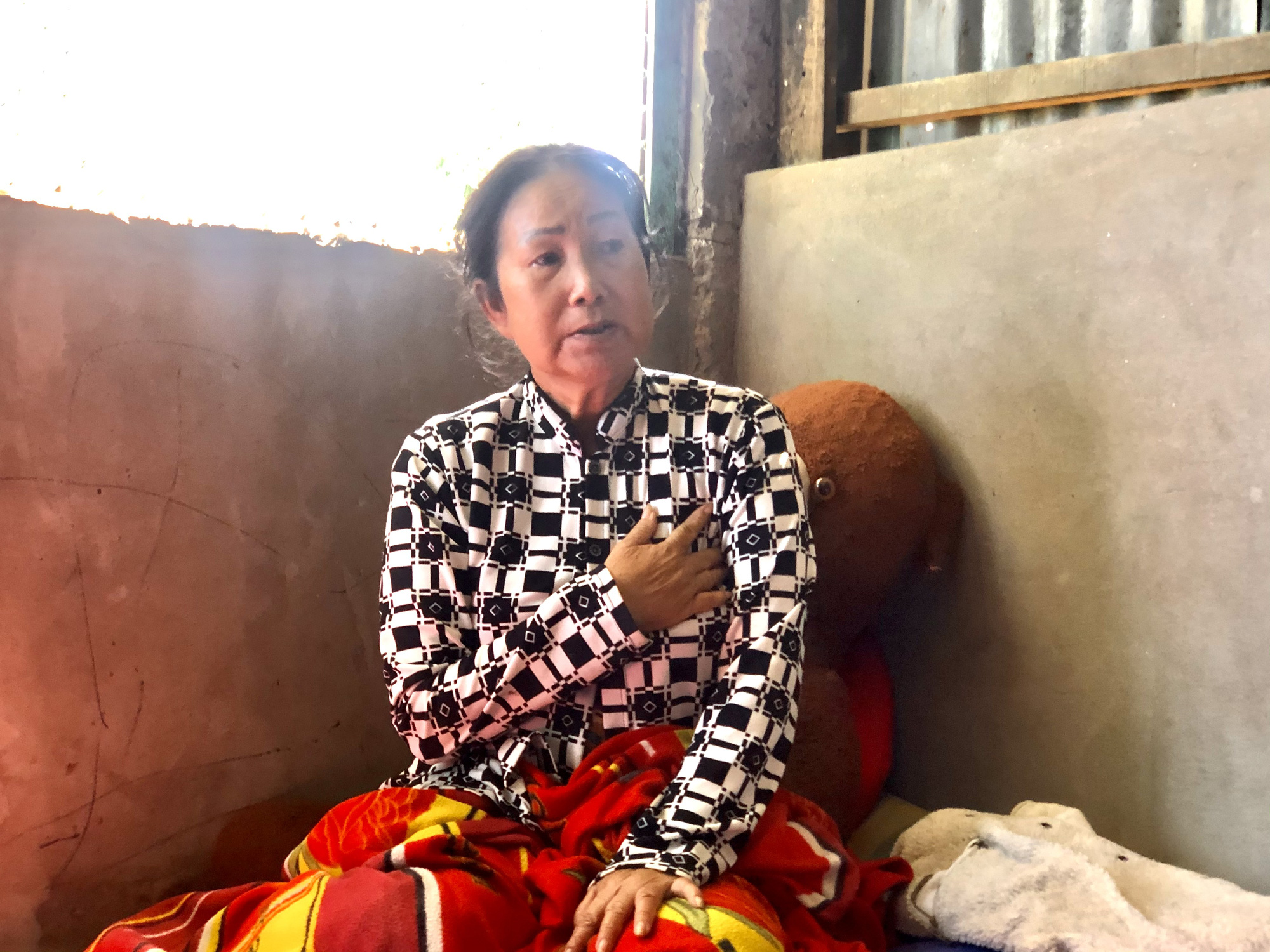 &ldquo;Mai v&agrave;ng nh&acirc;n &aacute;i&rdquo; đến với nữ nghệ sĩ bị đột quỵ ở Bạc Li&ecirc;u - Ảnh 2.
