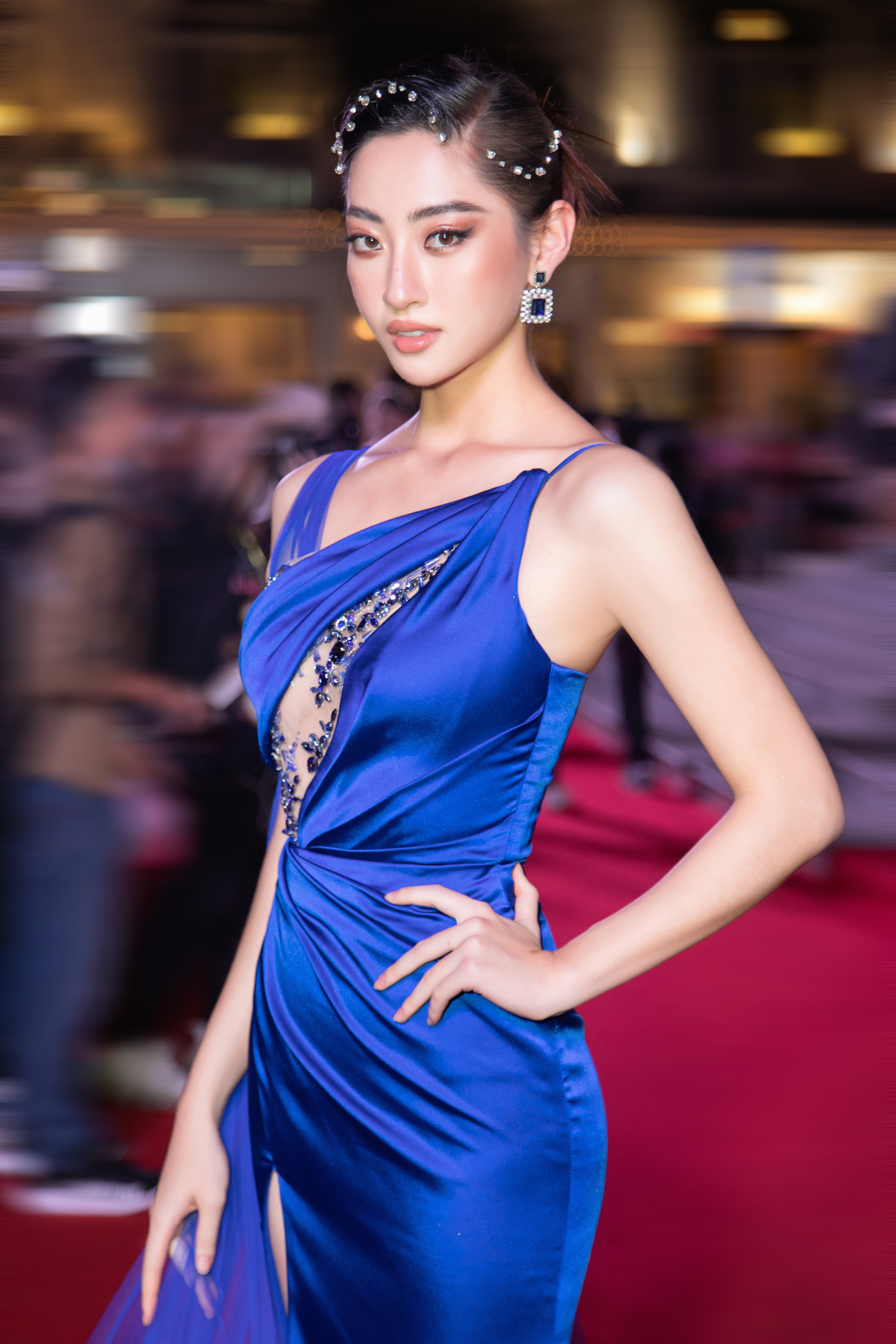 Cuộc chiến v&aacute;y &aacute;o của sao Việt - Ảnh 2.