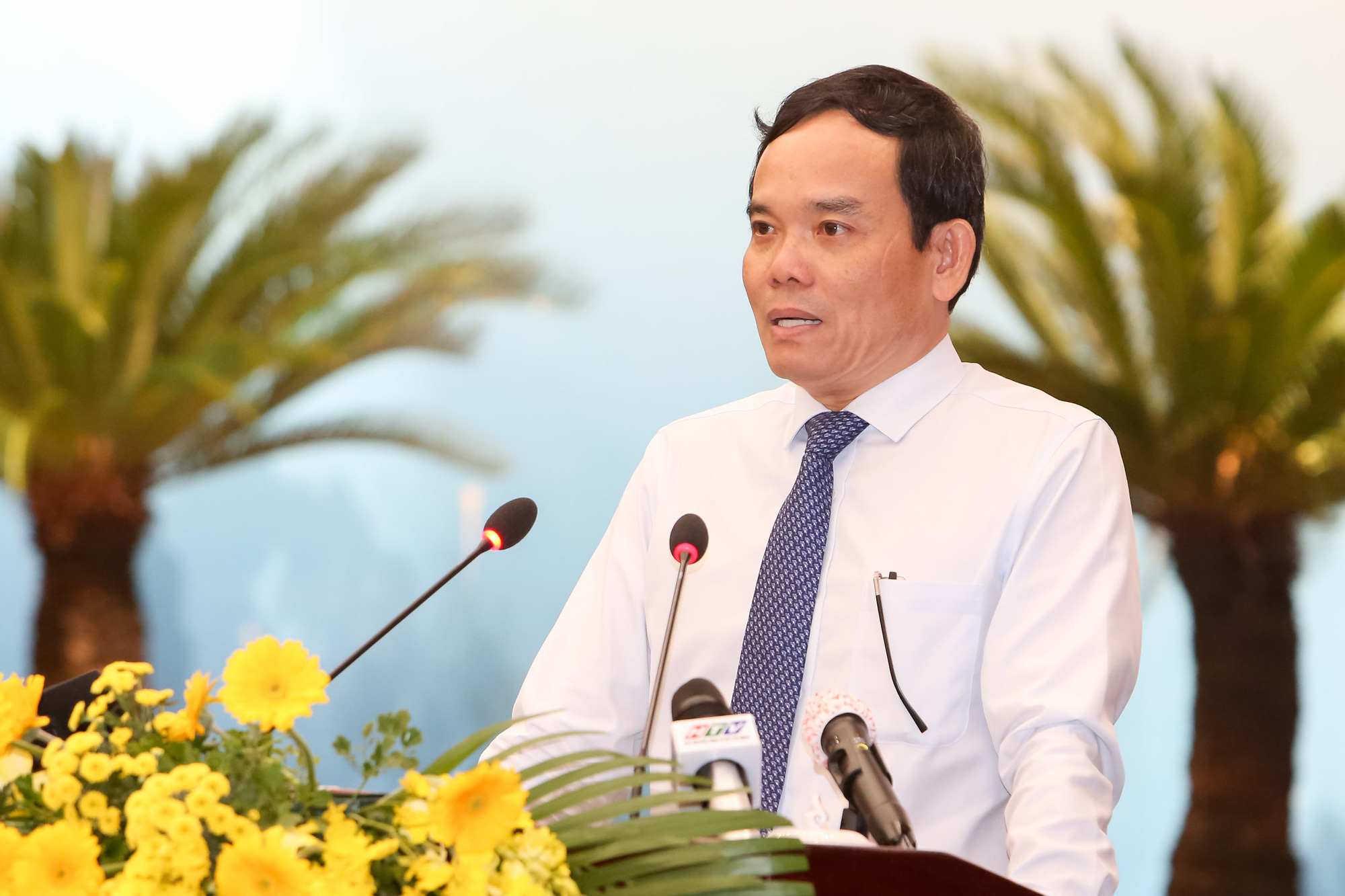C&ocirc;ng việc của người l&agrave;m tuy&ecirc;n gi&aacute;o rất thầm lặng! - Ảnh 2.