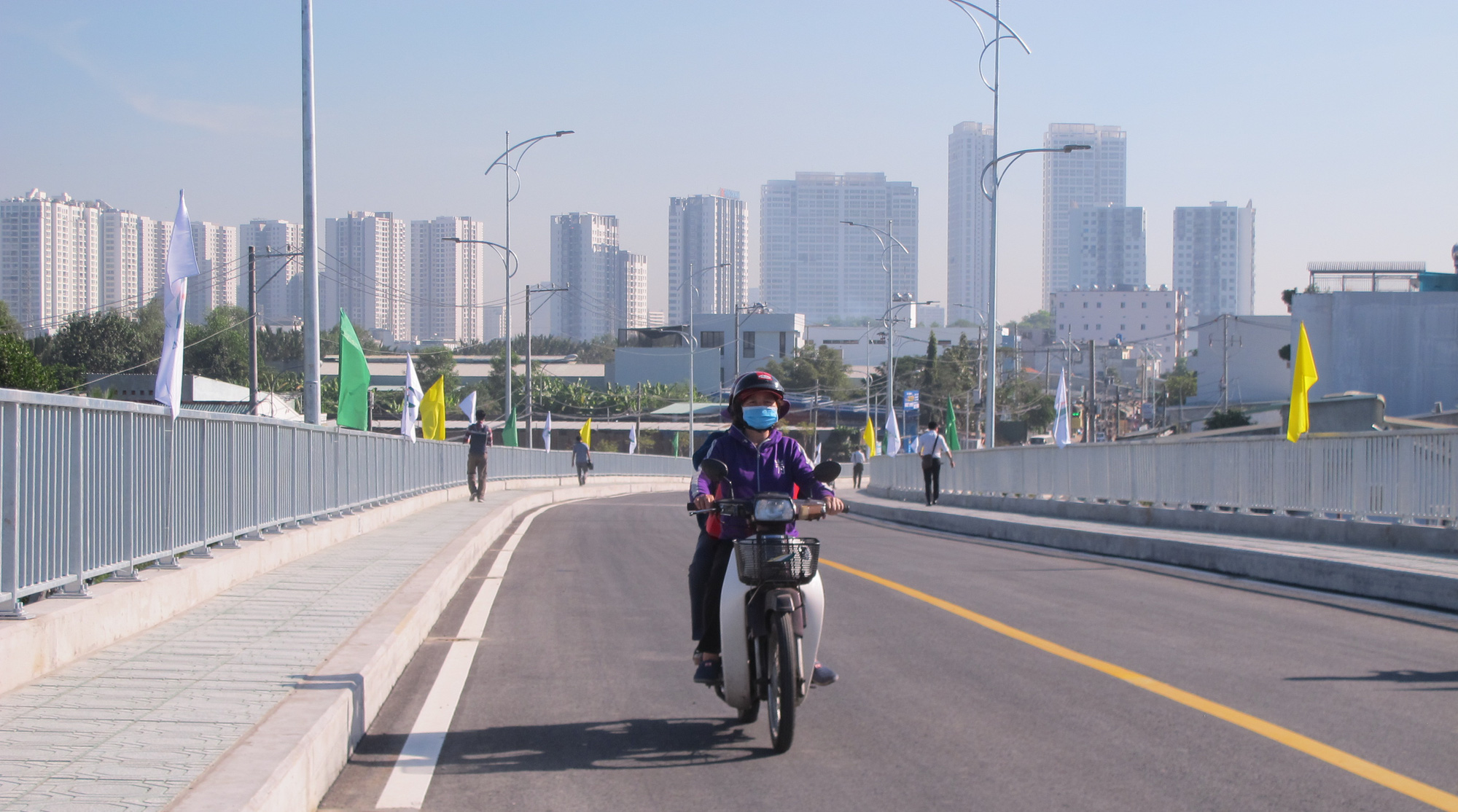 Cầu Phước Lộc thông xe,  người dân Nhà Bè vỡ òa niềm vui!