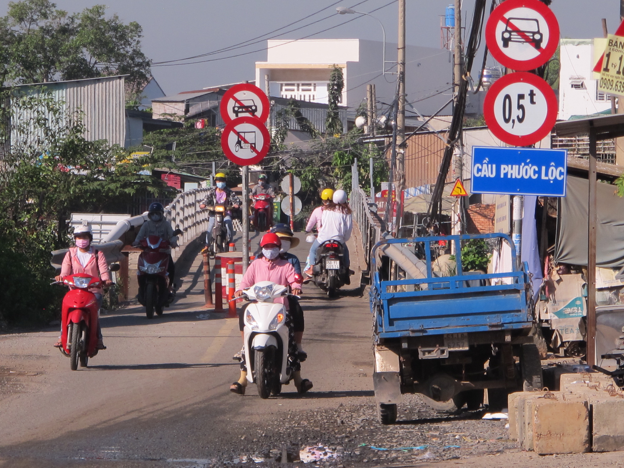 Cầu Phước Lộc th&ocirc;ng xe,  người d&acirc;n Nh&agrave; B&egrave; vỡ &ograve;a niềm vui! - Ảnh 5.