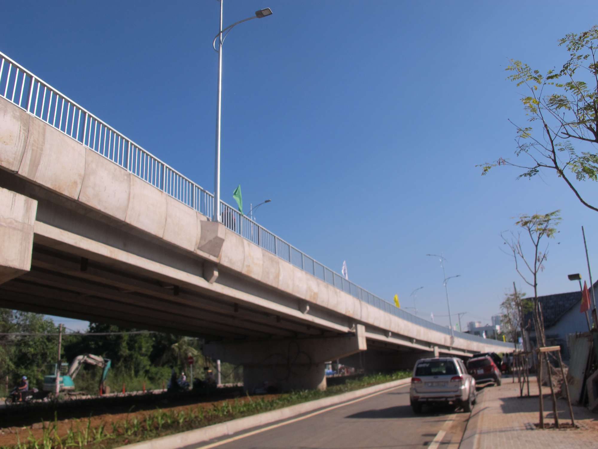 Cầu Phước Lộc th&ocirc;ng xe,  người d&acirc;n Nh&agrave; B&egrave; vỡ &ograve;a niềm vui! - Ảnh 4.