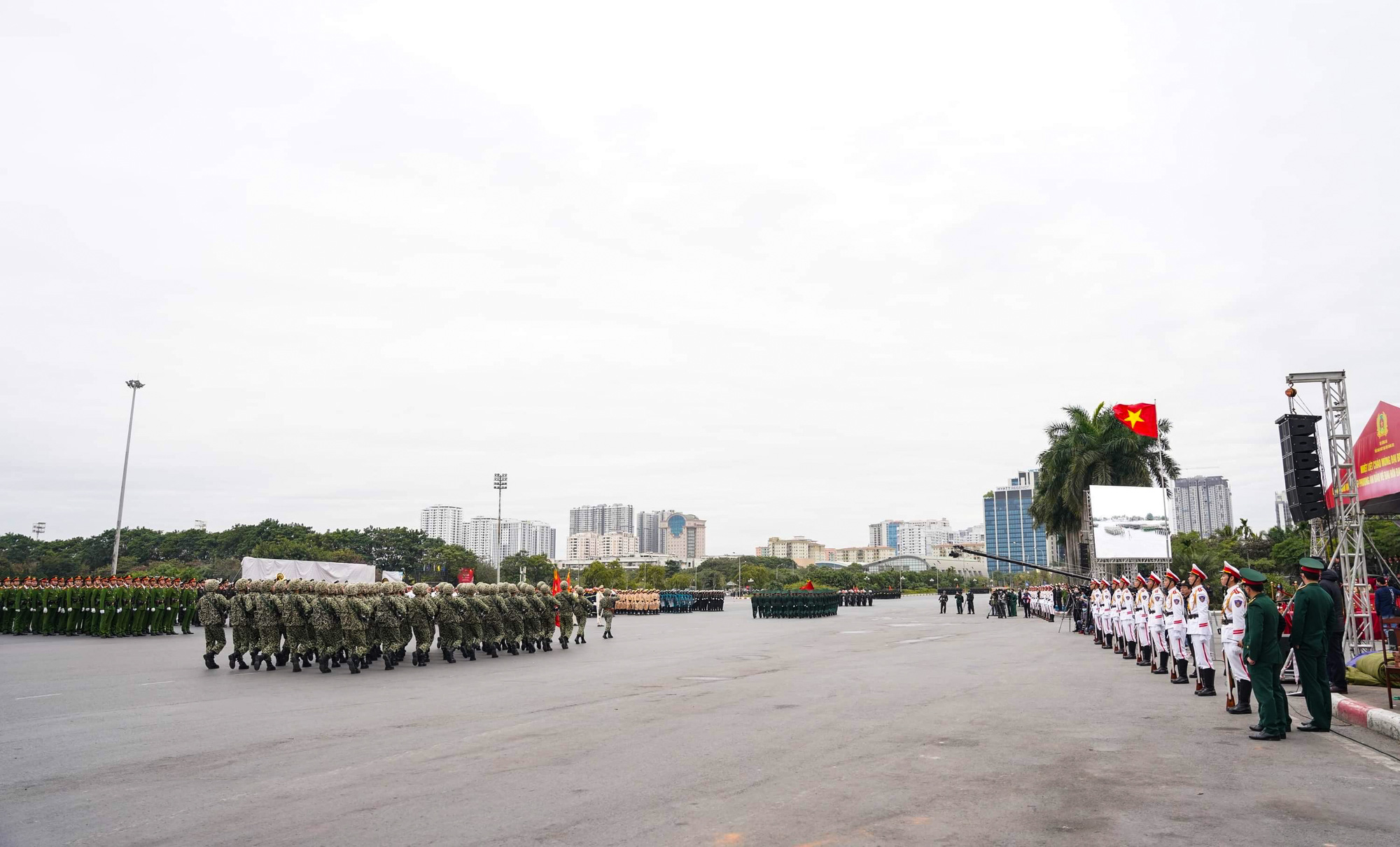 Cận cảnh diễn tập bảo vệ nguy&ecirc;n thủ khi c&oacute; khủng bố - Ảnh 2.