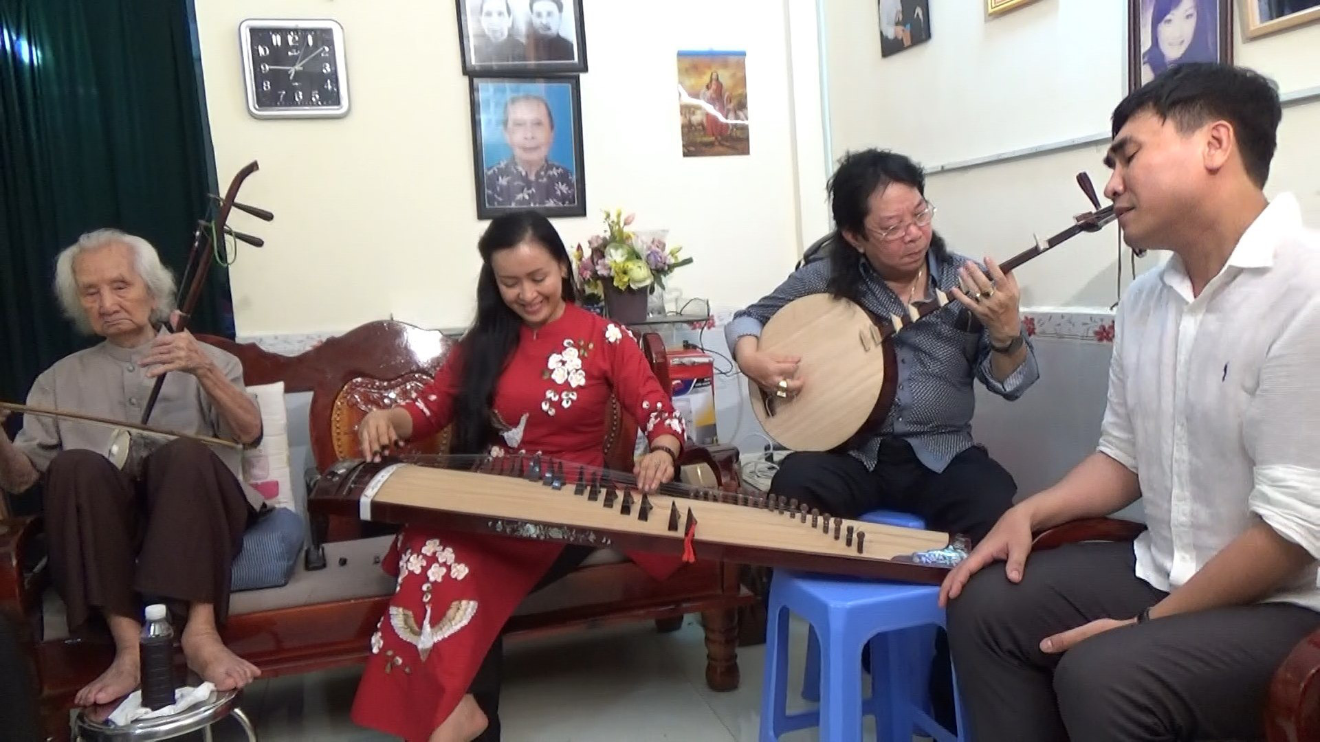 Nghệ sĩ thương tiếc nhạc sư Nguyễn Vĩnh Bảo