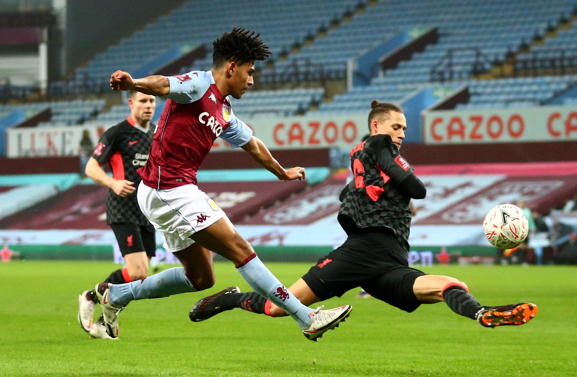 Năm phút ghi 3 bàn, Liverpool đè nghiến chủ nhà Aston Villa ở FA Cup - Ảnh 2.