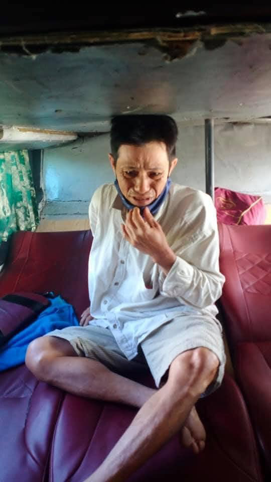 Người đ&agrave;n &ocirc;ng phụ hồ bật kh&oacute;c v&igrave; mất 32 triệu đồng tr&ecirc;n đường về Tết - Ảnh 2.
