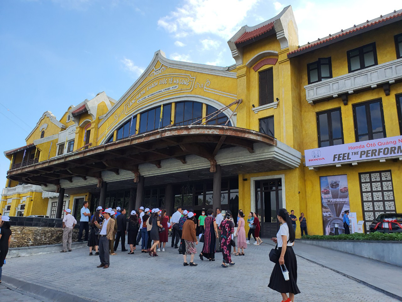 Tour Tết bị hủy h&agrave;ng loạt, doanh nghiệp du lịch lại l&agrave;m đơn cầu cứu - Ảnh 1.