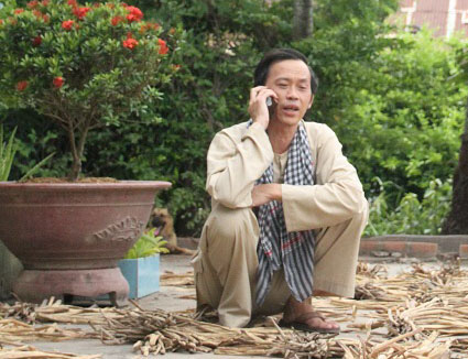 Danh hài Hoài Linh tung hứng tiếng cười trong phim "Sui gia khắc khẩu"