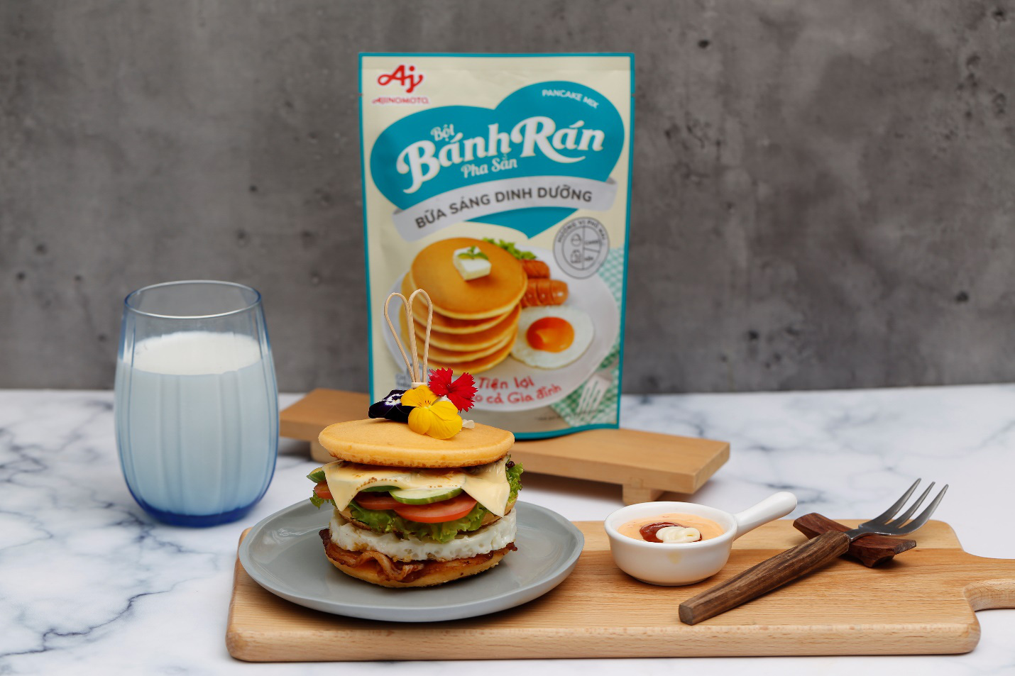 Tự làm bữa sáng dinh dưỡng với bánh rán - Ảnh 1.