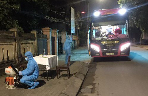 Phát hiện ca dương tính có mặt tại đám giỗ 90 người, đi lại liên tục bằng xe khách