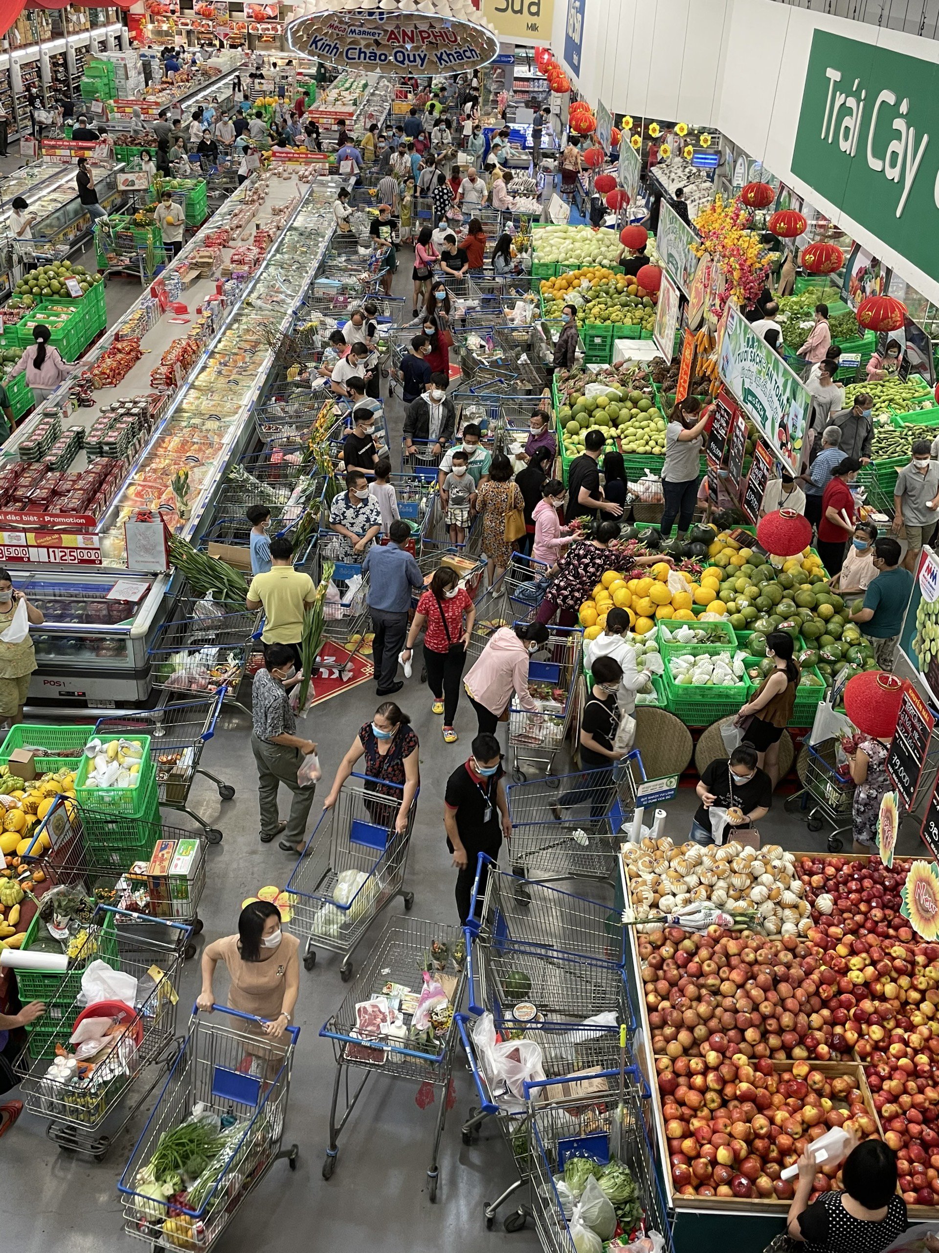 Ngày 29 Tết: Chợ, siêu thị đông bất ngờ, hàng "tuyển" giá rẻ bằng nửa Tết năm ngoái!