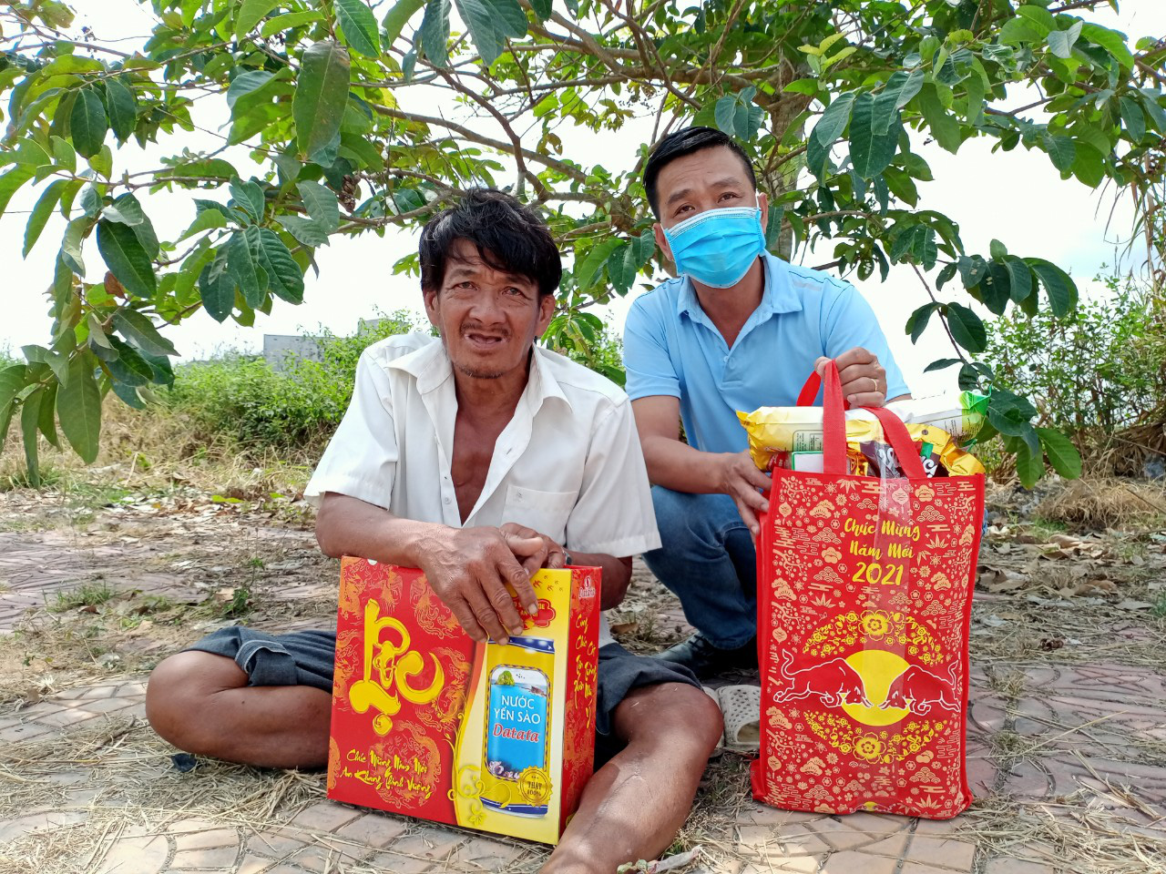 Tết ấm cho người v&ocirc; gia cư trao qu&agrave; cho người d&acirc;n tại Cần Thơ - Ảnh 19.