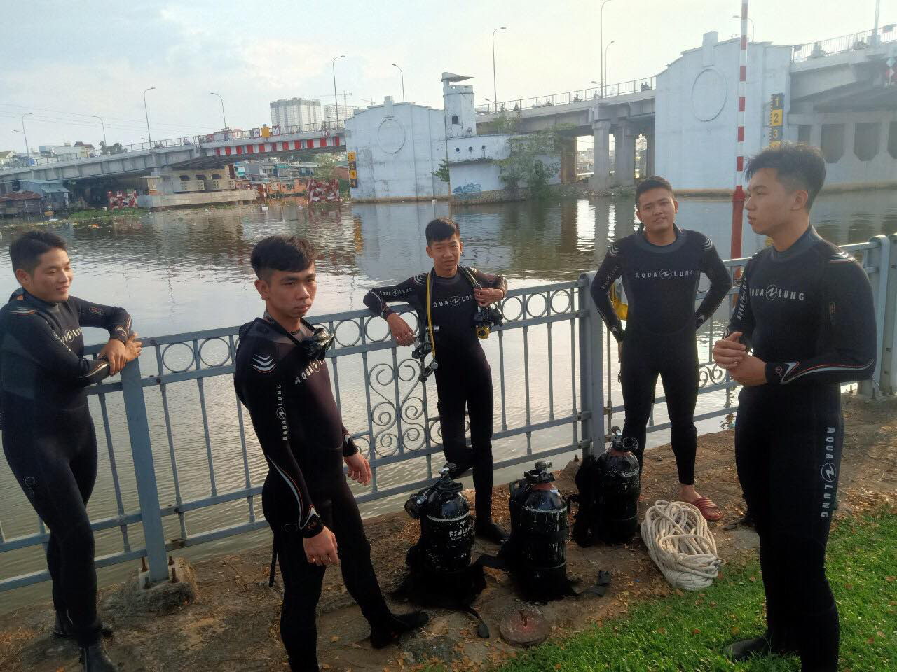 T&igrave;m thấy một thi thể nữ kh&ocirc;ng r&otilde; danh t&iacute;nh ở dưới cầu Chữ Y - Ảnh 2.