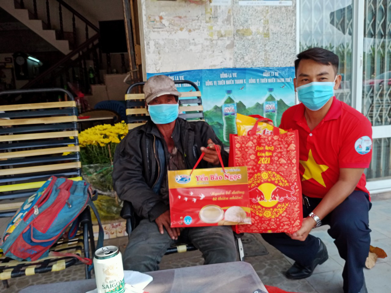 Tết ấm cho người v&ocirc; gia cư trao qu&agrave; cho người d&acirc;n tại Cần Thơ - Ảnh 3.