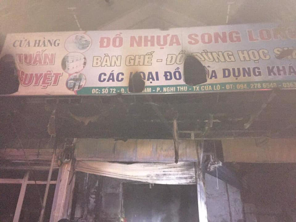 Nấu b&aacute;nh chưng Tết bất cẩn, lửa lan ra g&acirc;y ch&aacute;y nh&agrave; - Ảnh 2.