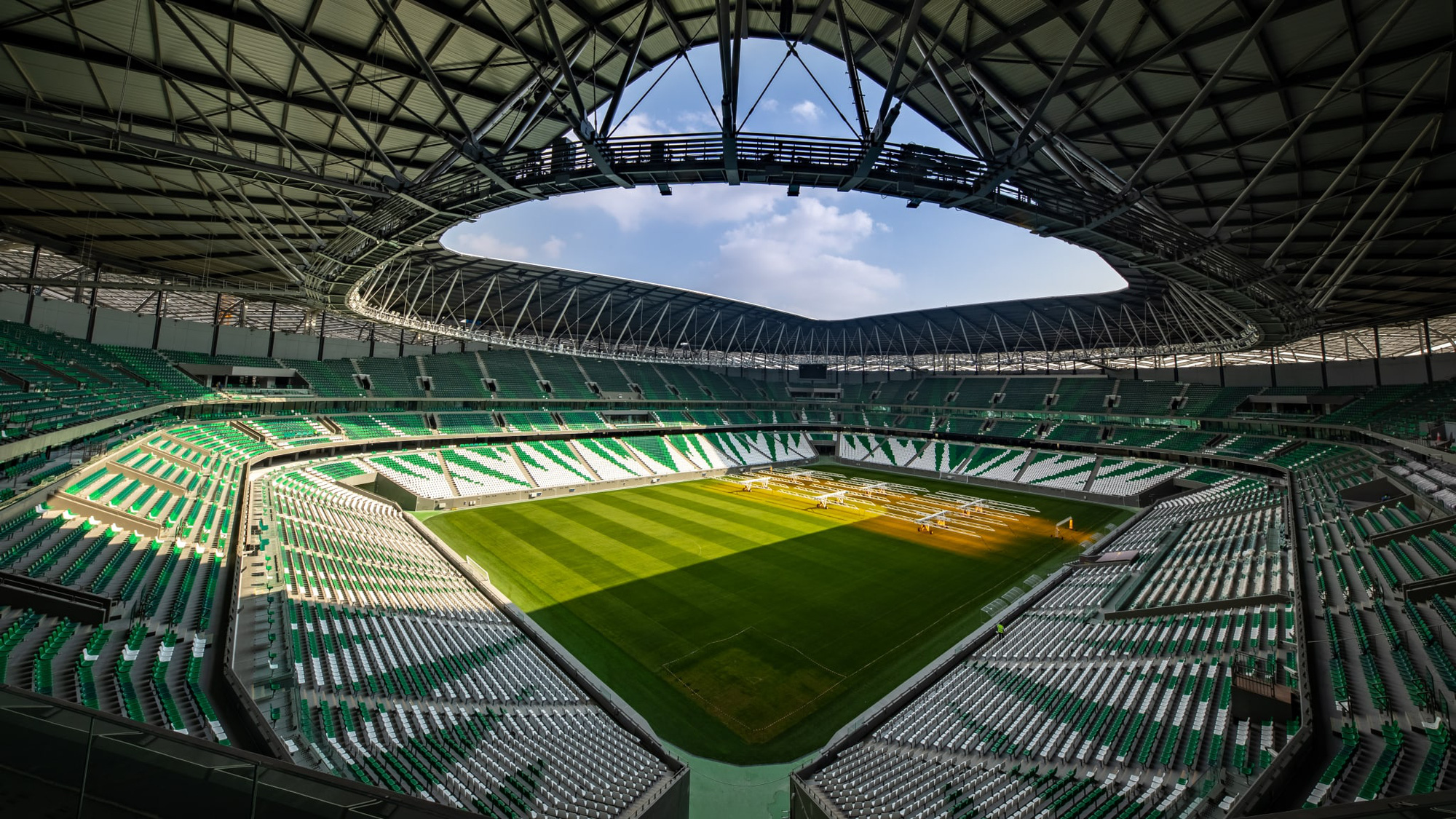 Viên ngọc Khalifa Stadium bừng sáng giữa sa mạc Qatar - Ảnh 6.