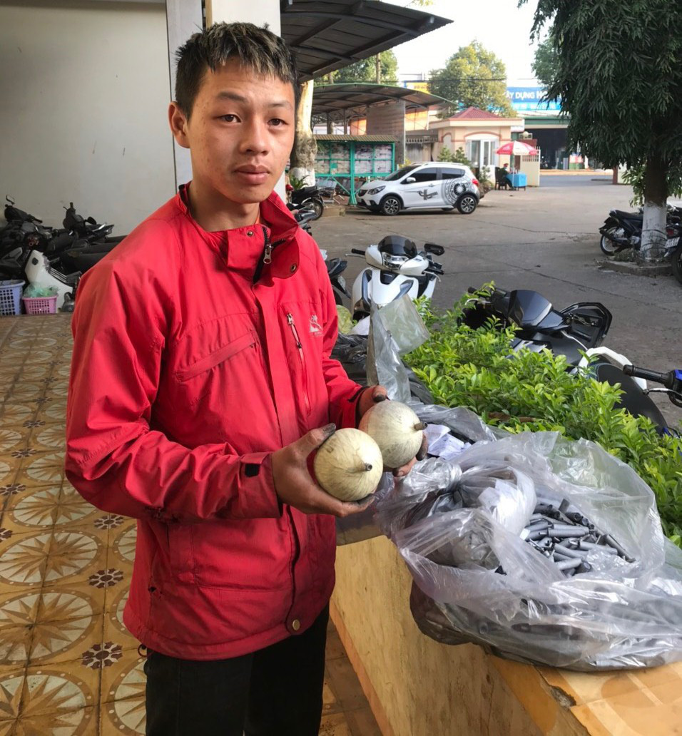 Bắt quả tang nhóm thanh niên, học sinh sản xuất pháo để bán - Ảnh 2.