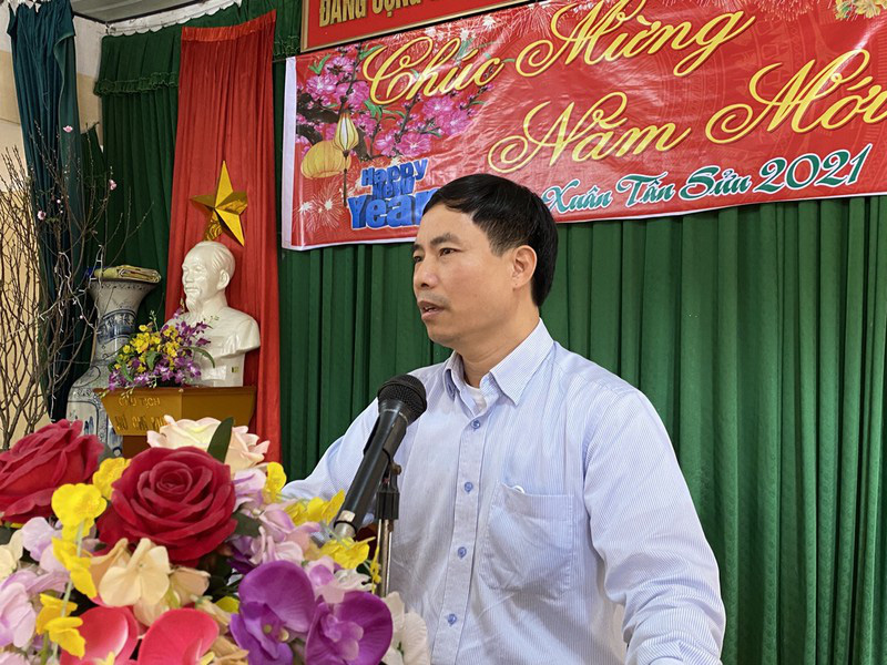 Bộ trưởng Bộ Y tế Nguyễn Thanh Long tặng qu&agrave;, động vi&ecirc;n bệnh nh&acirc;n phải ăn Tết bệnh viện - Ảnh 23.