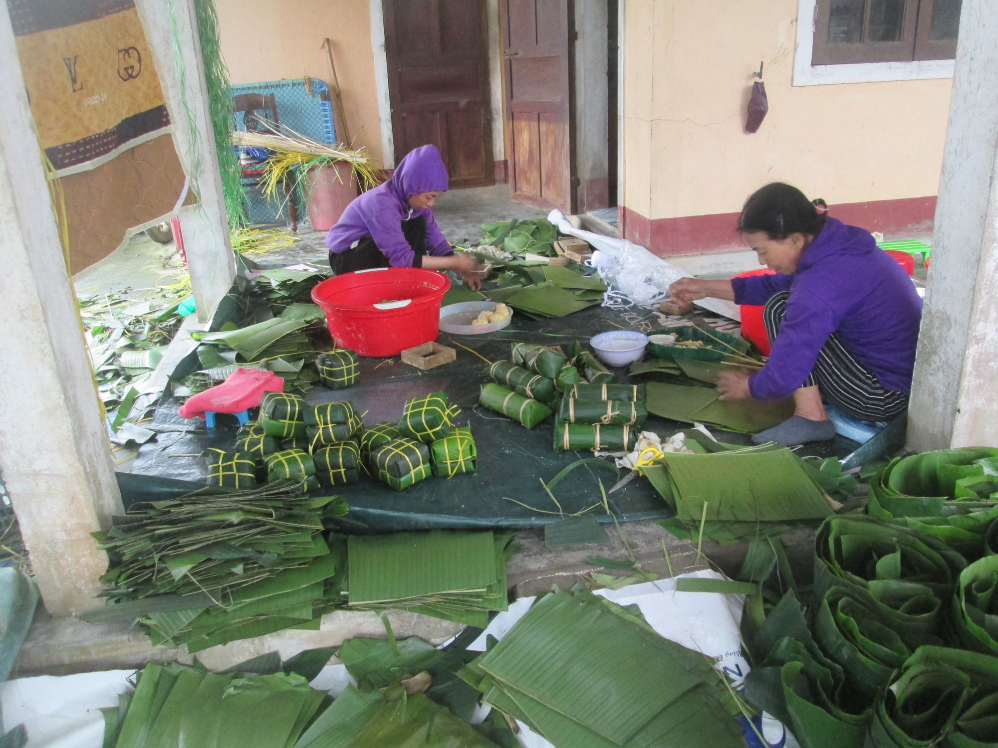 B&agrave;i dự thi Nh&agrave; m&igrave;nh ng&agrave;y Tết: B&aacute;nh t&eacute;t mặt trăng &ndash; đặc sản 500 năm của Quảng Trị - Ảnh 1.