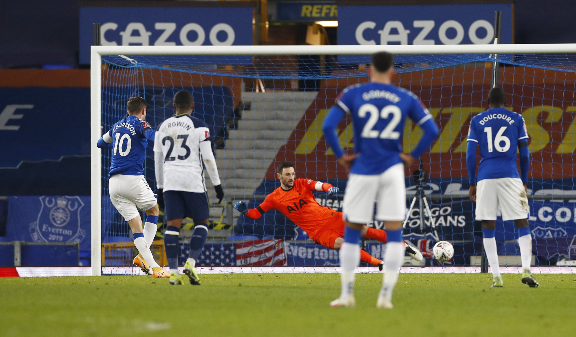Rượt đuổi nghẹt thở 9 b&agrave;n, Tottenham gục ng&atilde; trước chủ nh&agrave; Everton - Ảnh 4.