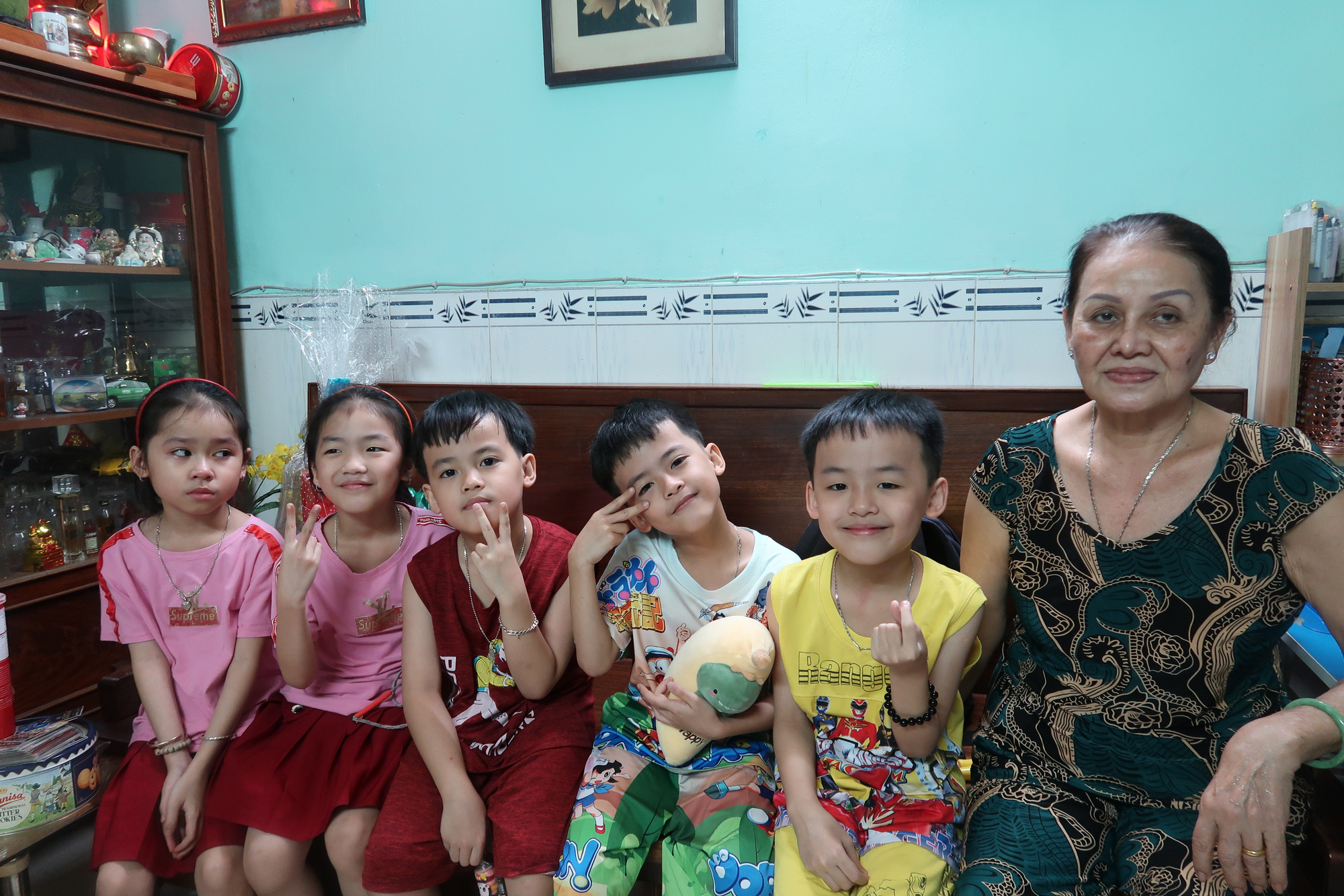 Ca sinh 5 đầu ti&ecirc;n ở TP HCM b&acirc;y giờ ra sao? - Ảnh 8.