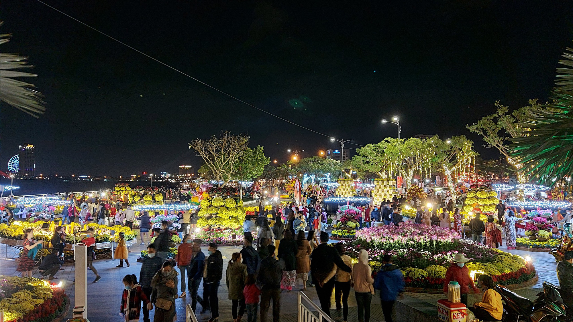 Người d&acirc;n t&igrave;m cảm gi&aacute;c đ&ecirc;m giao thừa - Ảnh 7.