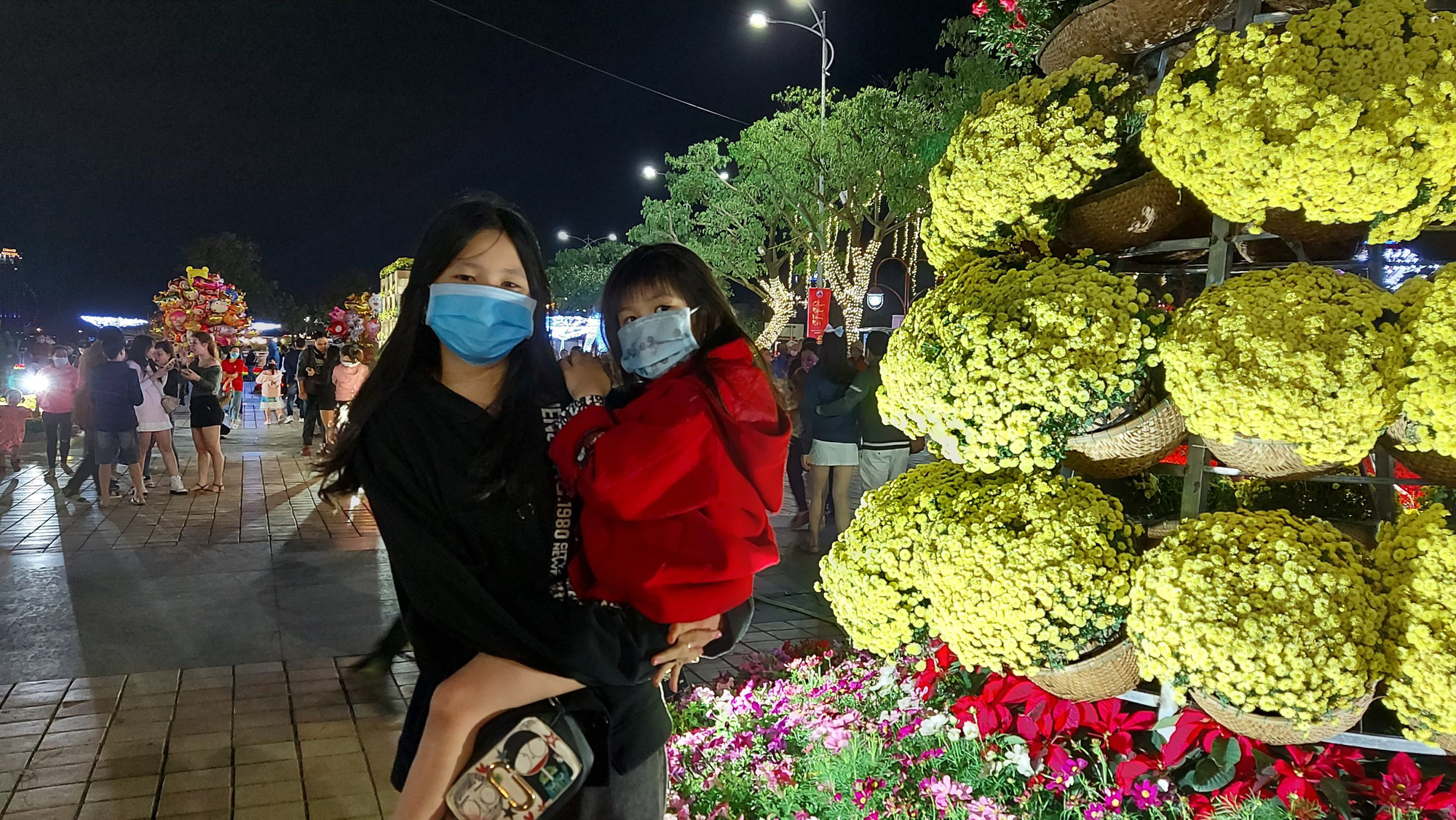 Người d&acirc;n t&igrave;m cảm gi&aacute;c đ&ecirc;m giao thừa - Ảnh 5.