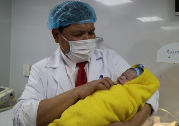 Những công dân nhí "xông đất" bệnh viện Tết Nguyên đán Tân Sửu
