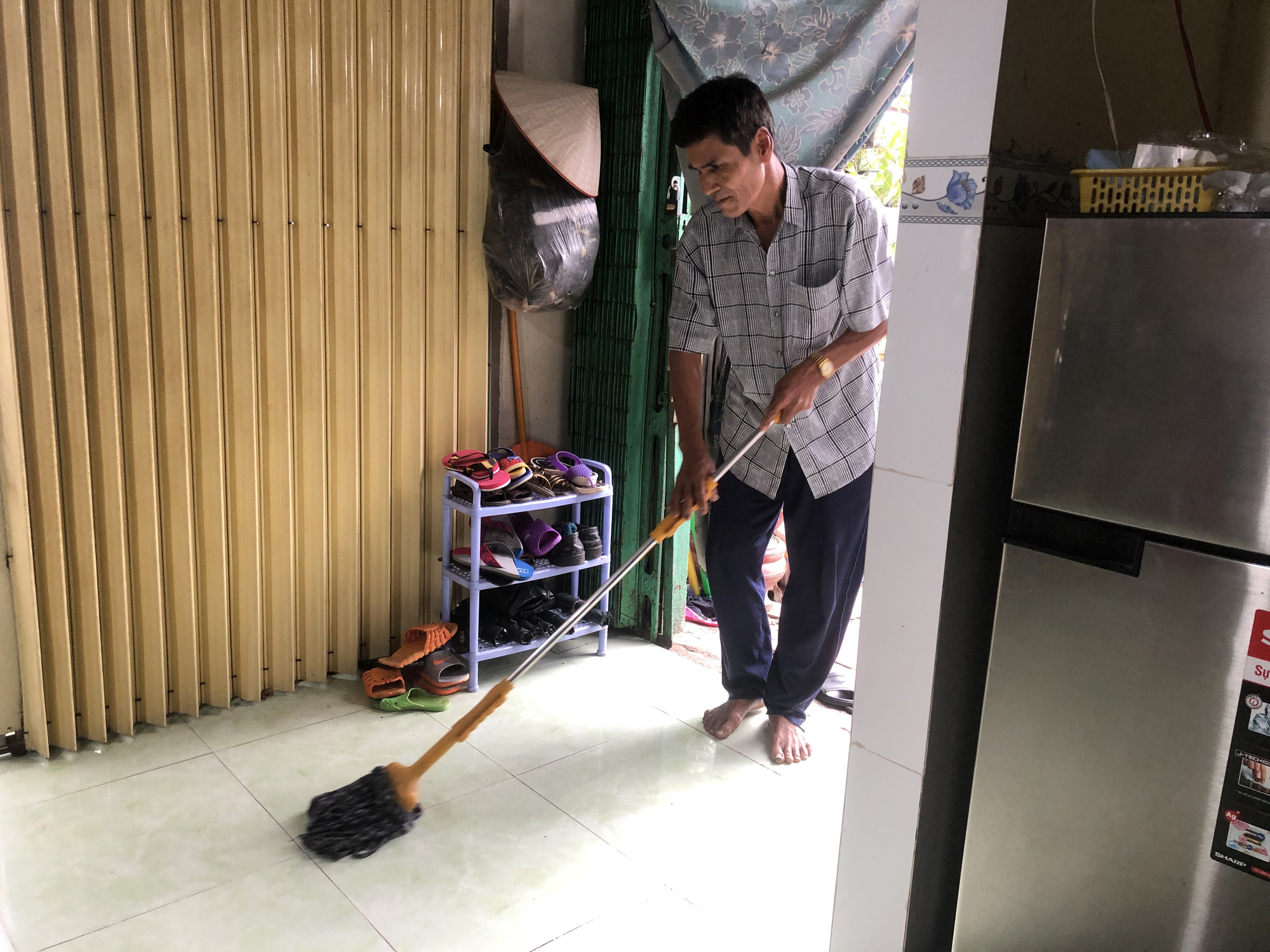 Gặp đôi vợ chồng nhặt ve chai trả lại tiền tỉ cho người đánh rơi - Ảnh 4.