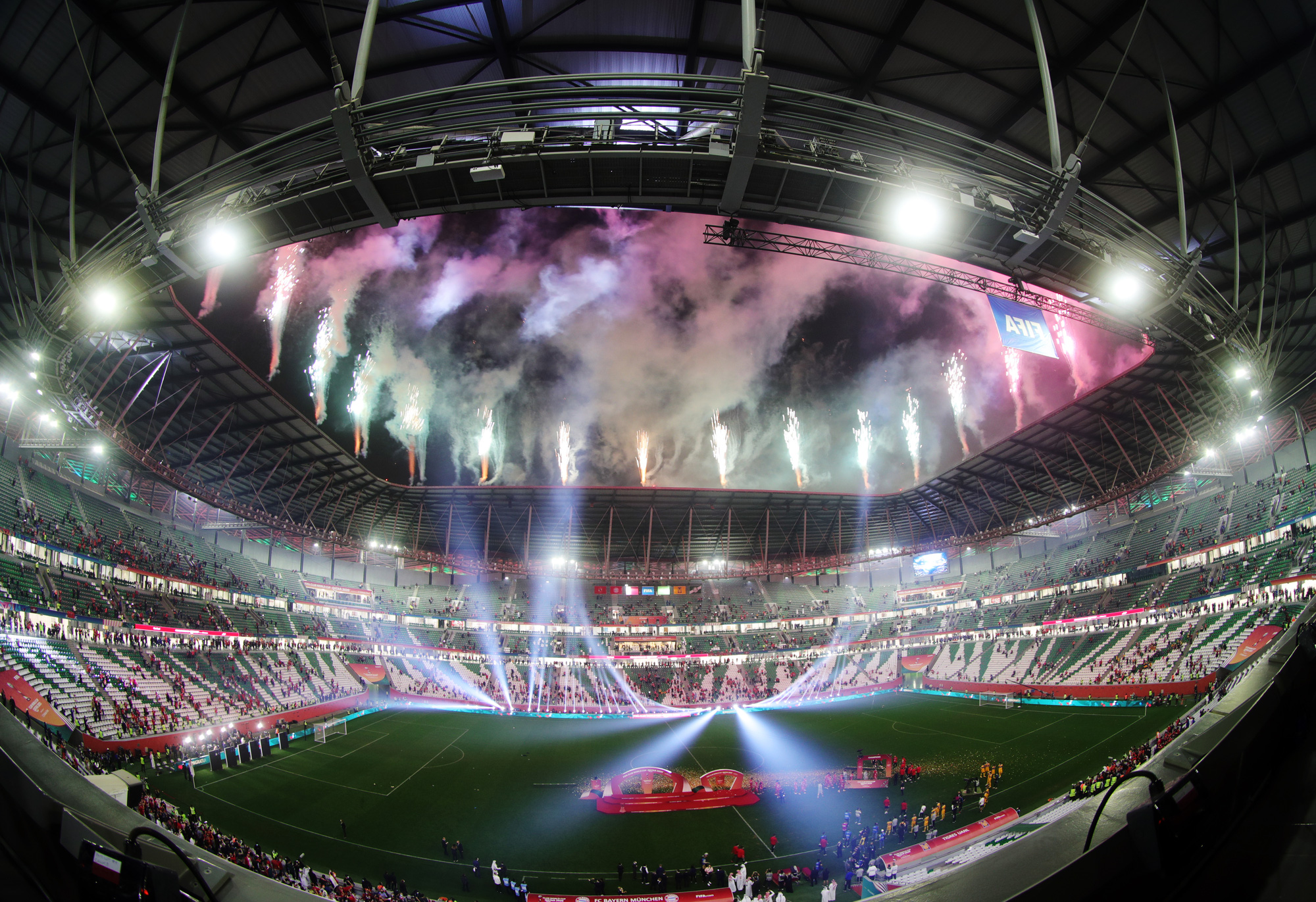 Thắng chung kết ở sa mạc Qatar, Bayern Munich l&ecirc;n đỉnh thế giới - Ảnh 2.