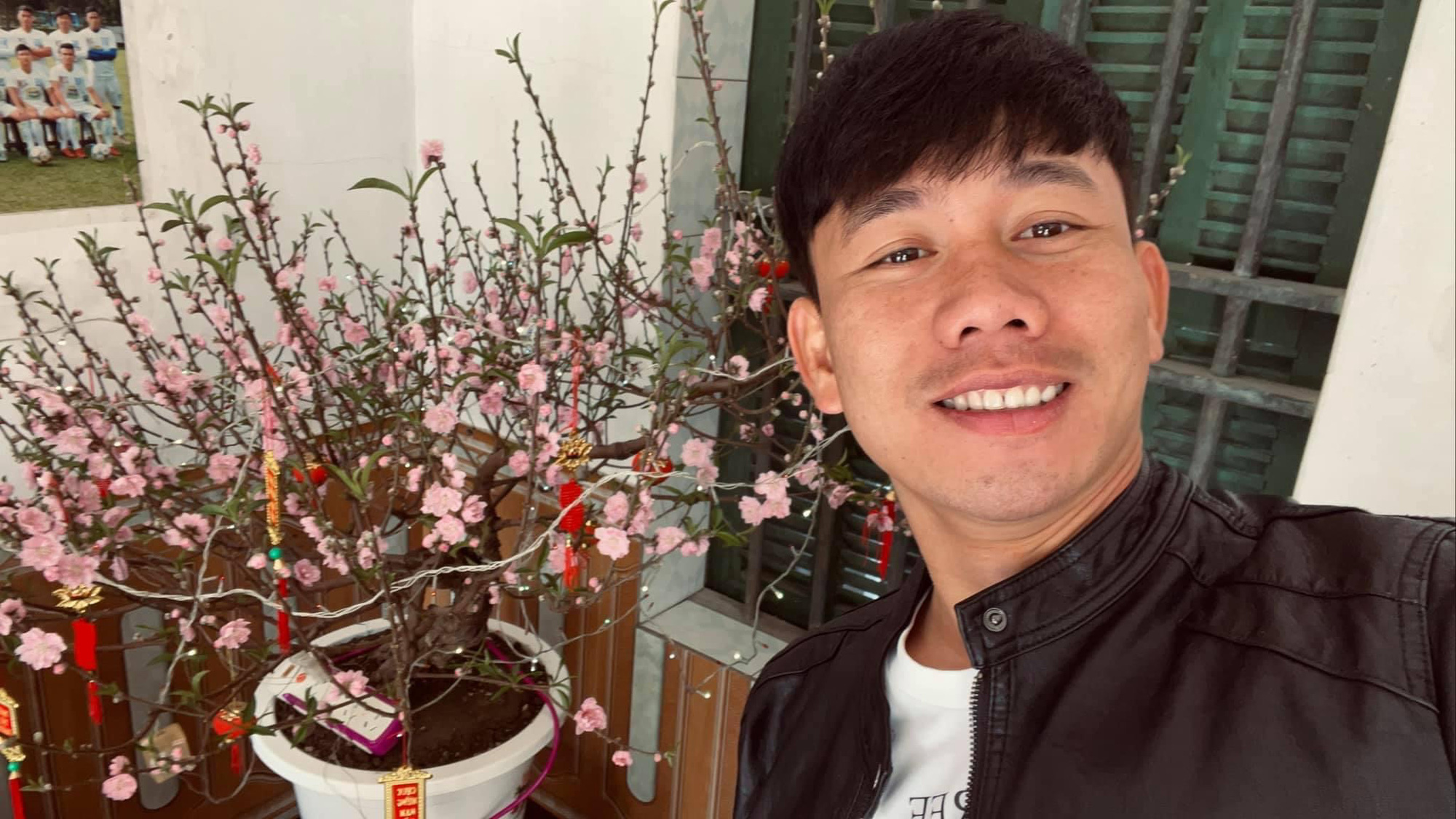 Văn To&agrave;n đ&oacute;n tết ở t&acirc;m dịch Hải Dương, HLV Kiatisak  khoe clip sương m&ugrave; phố n&uacute;i - Ảnh 4.