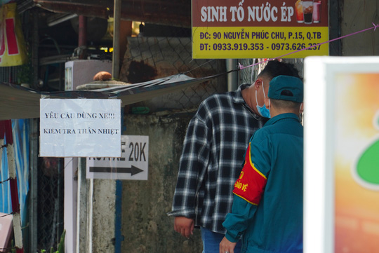 TP HCM vắng lặng trong ngày mùng 1 Tết - Ảnh 37.