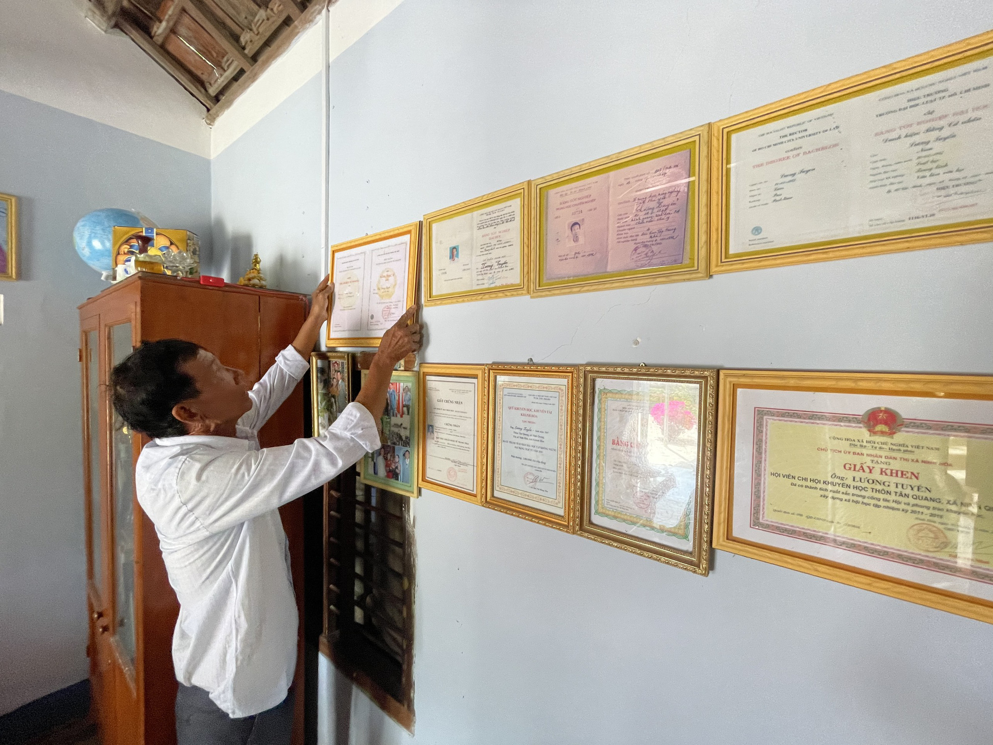 L&atilde;o n&ocirc;ng 74 tuổi quyết lấy bằng tiến sĩ - Ảnh 2.