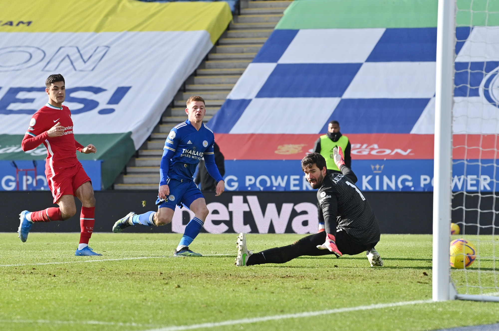 7 phút rung chuyển King Power, Leicester ngược dòng quật ngã Liverpool - Ảnh 5.