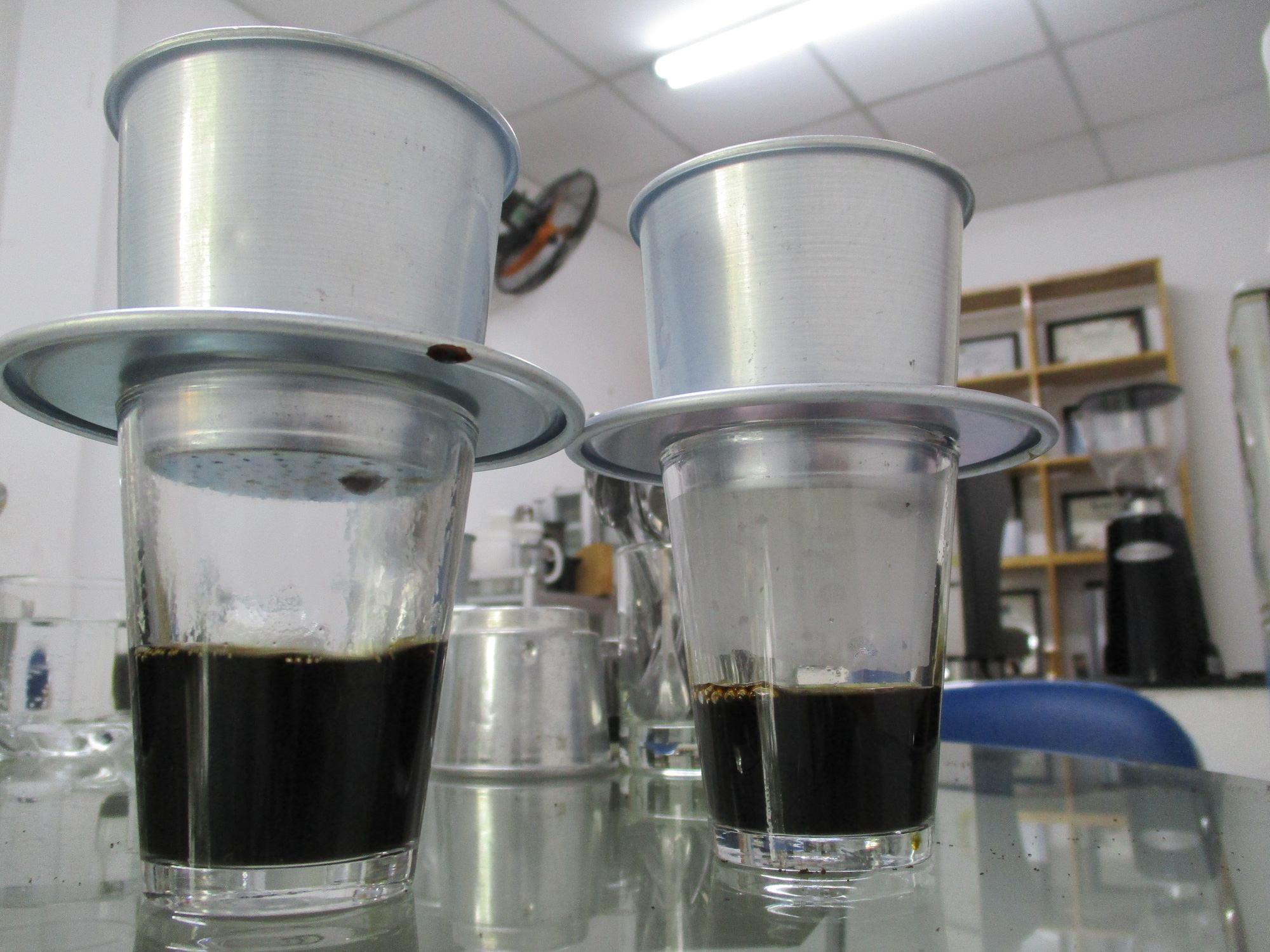Đầu năm gặp gỡ người &ldquo;chuẩn h&oacute;a&rdquo; c&agrave; ph&ecirc; pha phin - Ảnh 4.
